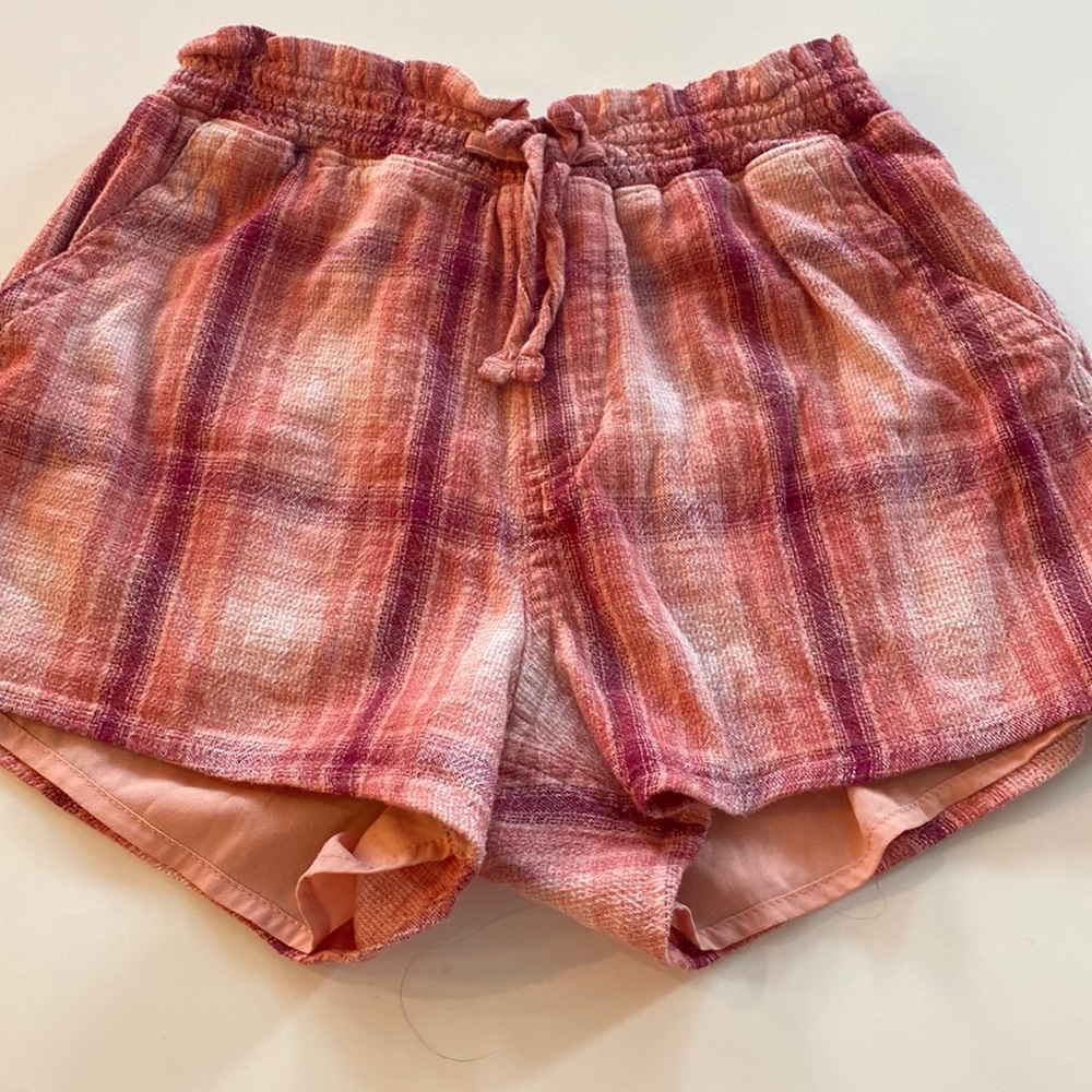 These Abercrombie shorts are a tighter fit and range at the size of 12.